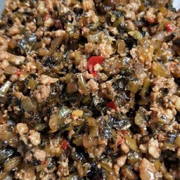 酸菜炒肉 หมูสับผัดผักกาดดอง