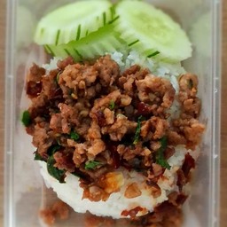 ร้าน กะเพรา ริมคลอง