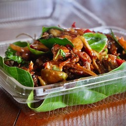 ผัดเผ็ดกบ