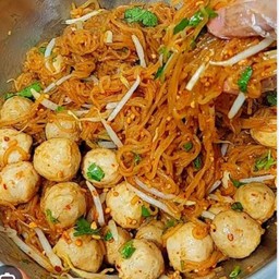 ก๋วยเตี๋ยวแห้งคลุกซอส(น้ำซอสไม่ใส่พริก)