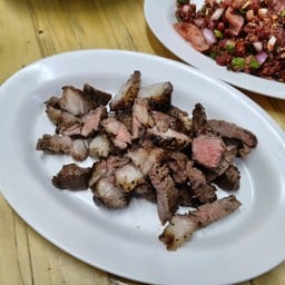 หมีใหญ่ เนื้อวัวสด