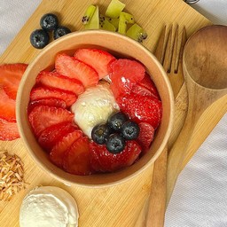 กรีกโยเกิร์ตสตรอเบอร์รี่เต็มคำ