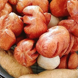 ไส้กรอกแดง หน้าโรงเรียน