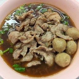 ก๋วยเตี๋ยวหมู พิเศษ