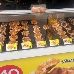 วอฟเฟิล 10 ฟรี 1 ชิ้น