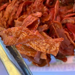 คนกินหมู ข้าวเหนียวหมู-ตลาดBtsเอราวัณ สาขา1 ตลาด btsเอราวัณ