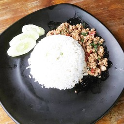 ข้าวกระเพรา ไก่สับ