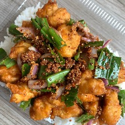 ข้าวยำไก่แซ่บซื้ด