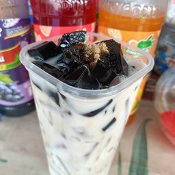 เฉาก๋วยนมสด