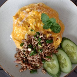 ข้าวไข่ข้นลาบหมู