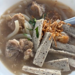 ก๋วยจั๊บญวน ซี่โครง หมูยอ หมูสับ