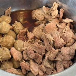 เนื้อลวก