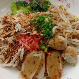 เตี๋ยวไก่ฉีก & เกี๊ยวจัมโบ้ ตลาดฟ้าไทย
