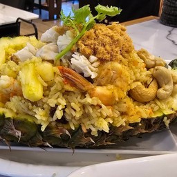 ข้าวผัดสับปะรด
