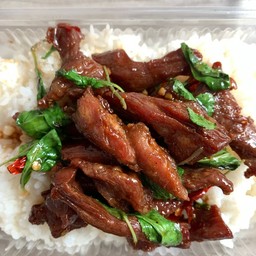 ข้าวกะเพราหมูแดดเดียว