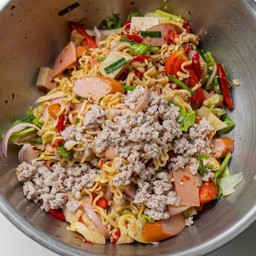 Spicy Instant Noodle Salad with Minced Pork