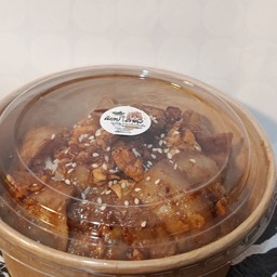 ข้าวหน้าหมูสามชั้นพ่นไฟ