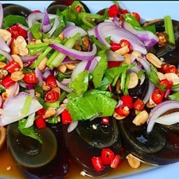 ยำไข่เยี่ยวม้า