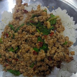 กะเพราหมูสับ