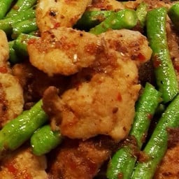 local restaurant อาหารตามสั่ง และเครื่องดื่ม