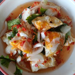 ยำไข่ดาว