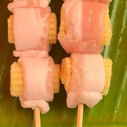 หมูสามชั้นพันข้าวโพดอ่อน