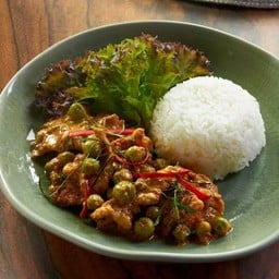 ข้าวกับพะแนงไก่ หรือหมู