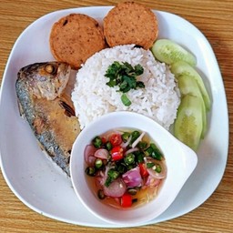 ข้าวปลาทูทอด + หมูยอทอด