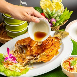 ปลากะพงทอดน้ำปลา