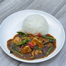 พริกแกงไก่ราดข้าว