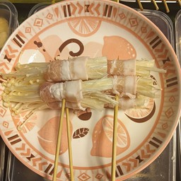 เบค่อนพันเห็ดเข็มทอง