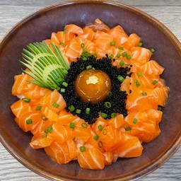 ข้าวหน้าแซลมอนไข่ดองโชยุ