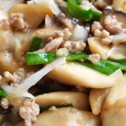 ผัดเห็ดออริจิหมูสับ