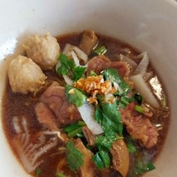 ก๋วยเตี๋ยวเนื้อรวม อิ่มจุกจัดหนัก