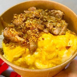 ไก่ผัดกระเทียม