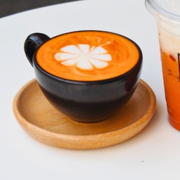 ชาชีลอนนมสดร้อน