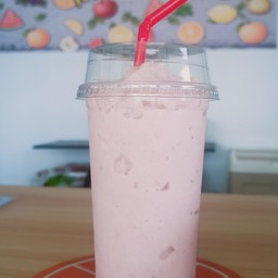 สตอเบอรี่กล้วยนมสด