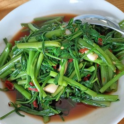 ผัดผักบุ้งไฟแดง