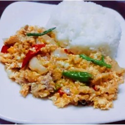 ประกอบด้วย ไข่ไก่1ฟอง,แหนมหมู,หอมแดง,พริก,ต้นหอมซอย
