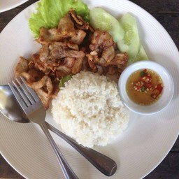 หมูกระเทียม