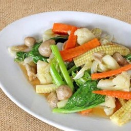 ผัดผักรวม กับข้าว