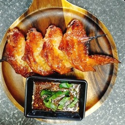 ปีกปลายไก่ย่าง 4 ชิ้น