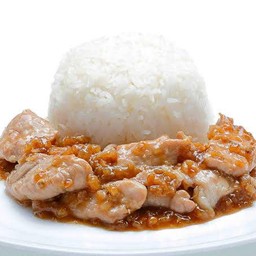 ไก่ผัดกระเทียมราดข้าว