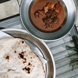 โรตีนานแกงถั่ว