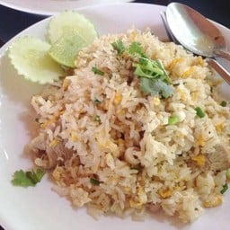 ข้าวผัดหมูชิ้น