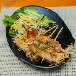 สามชั้นพันเห็ดเข็มทอง