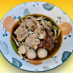 ก๋วยเตี๋ยวเนื้อตุ๋น-หมูตุ๋น&ก๋วยเตี๋ยวเรือตัวกลมสีลม สีลม ซอย 10