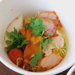 บะหมี่น้ำใสรวม