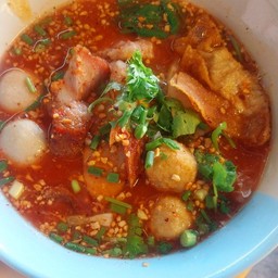 ก๋วยเตี๋ยวเย็นตาโฟต้มยำเข้มข้น แซ่บจี๊ด ซดอร่อย