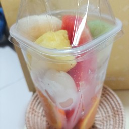 ร้านชาผลไม้ในตึก